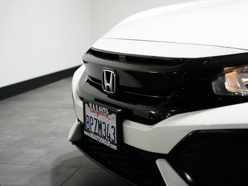 Used 2017 Honda Civic Sport image 2