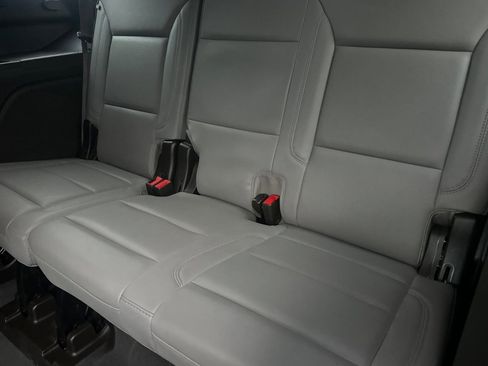 Used 2023 GMC Yukon SLT image 17