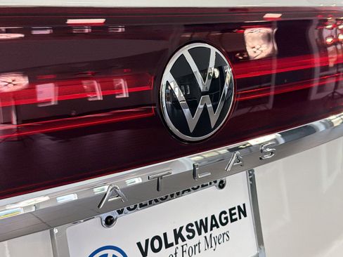 New 2026 Volkswagen Atlas Cross Sport SE AWD/4WD image 32