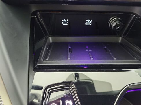 Used 2025 Audi Q5 Premium Plus w/ Premium Plus image 16