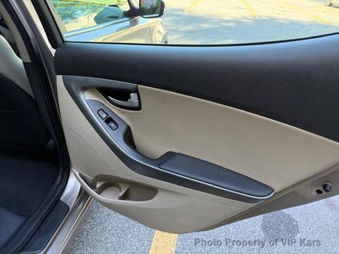 Used 2015 Hyundai Elantra Limited FWD image 10