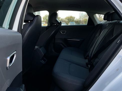 Used 2025 Kia K4 LXS image 11