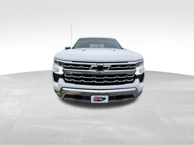 Used 2022 Chevrolet Silverado 1500 LTZ w/ LTZ Premium Package AWD/4WD image 3