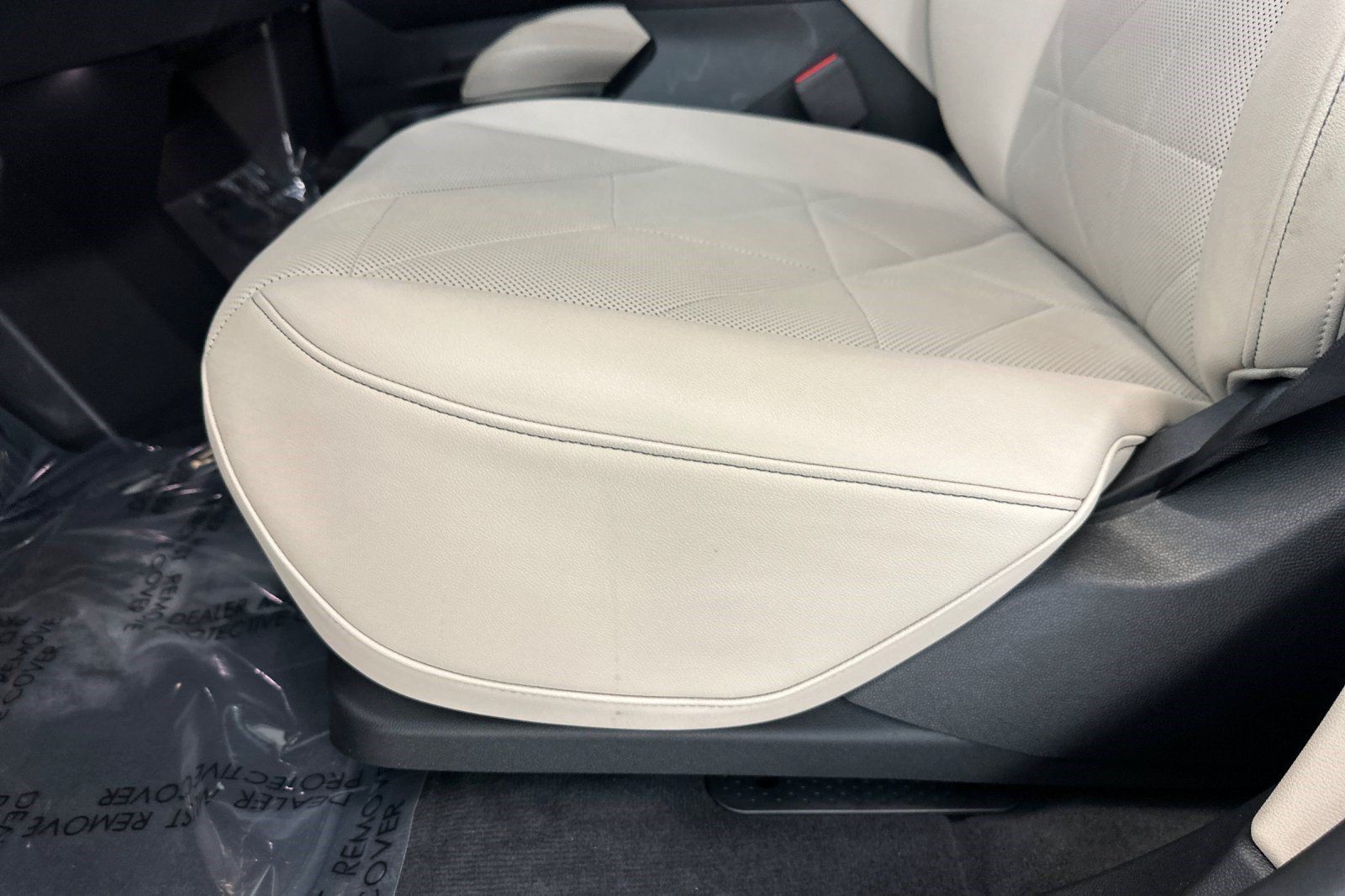 Certified 2024 BMW iX xDrive50 w/ Premium Package AWD/4WD image 15