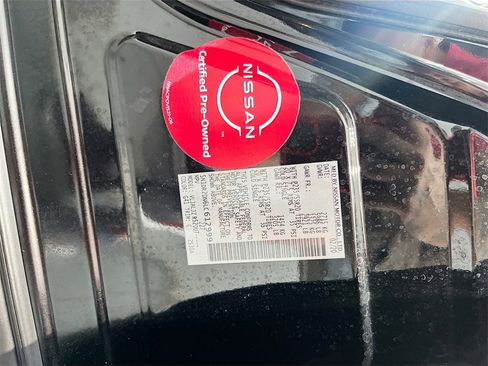 Used 2020 Nissan Pathfinder Platinum image 33