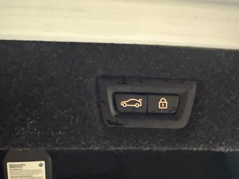 Used 2021 BMW 530i w/ Convenience Package image 19