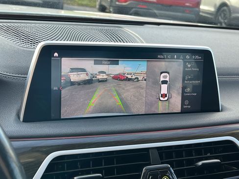 Used 2022 BMW 740i xDrive w/ Premium Package image 19