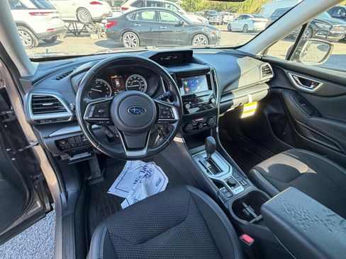 Used 2019 Subaru Forester Premium w/ All-Weather Package AWD/4WD image 16