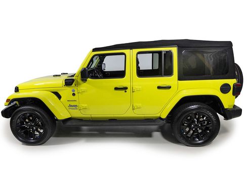 Used 2022 Jeep Wrangler Unlimited Sahara w/ Cold Weather Group image 3