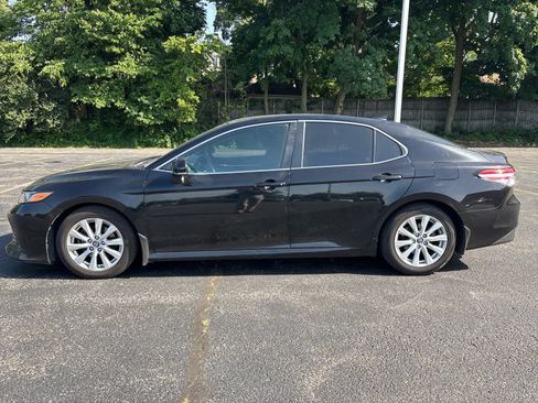 Used 2019 Toyota Camry LE w/ Convenience Package FWD image 3