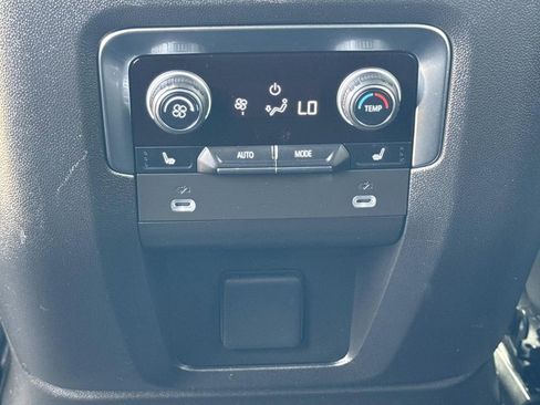 Used 2024 Chevrolet Tahoe Premier RWD image 18