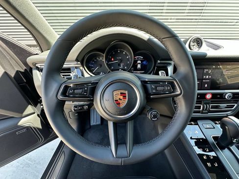 Used 2026 Porsche Macan AWD/4WD image 15