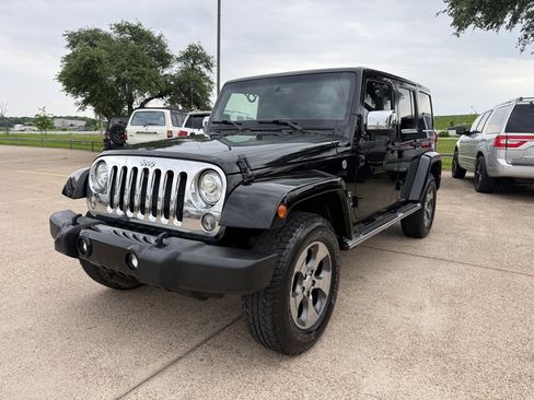 Used 2017 Jeep Wrangler Unlimited Sahara w/ Mopar Chrome Edition Group image 3