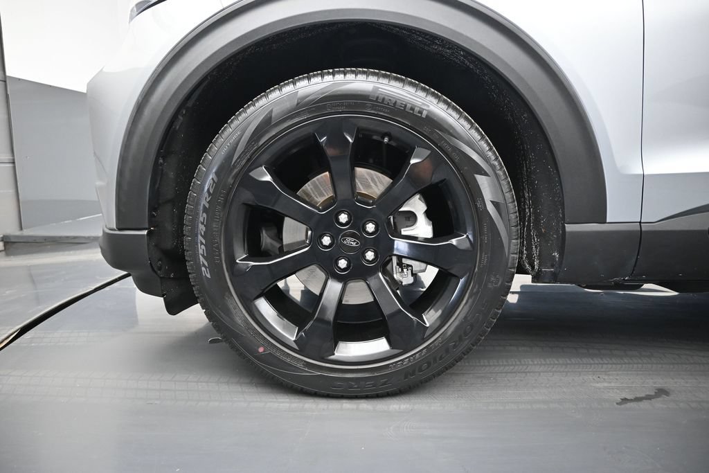 Used 2024 Ford Explorer ST-Line w/ Class IV Trailer Tow Package RWD image 31