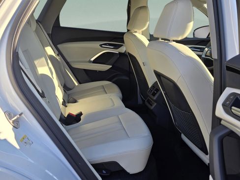 New 2025 Audi Q5 Premium image 18