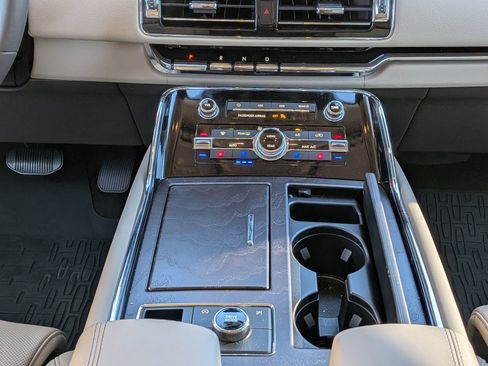 Used 2024 Lincoln Navigator L Reserve image 21