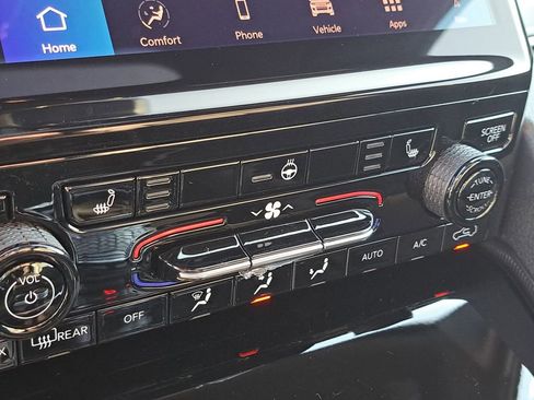 New 2025 Jeep Grand Cherokee Limited image 8