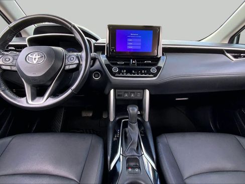 Used 2023 Toyota Corolla Cross XLE w/ Convenience Package FWD image 15