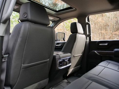 Used 2023 GMC Sierra 2500 Denali w/ Denali Black Diamond Edition image 34