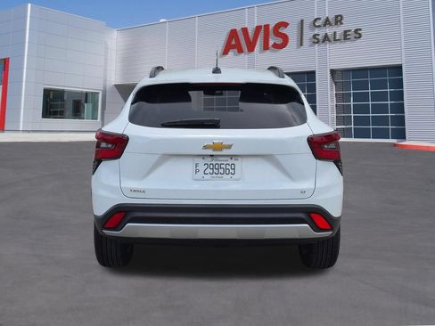 Used 2025 Chevrolet Trax LT w/ LT Convenience Package FWD image 7
