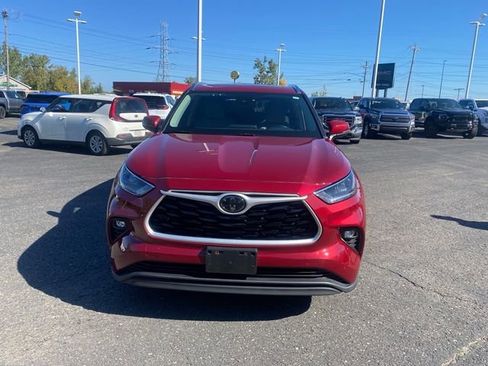 Used 2020 Toyota Highlander XLE image 8