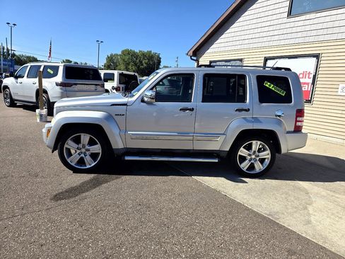Used 2011 Jeep Liberty Limited Jet image 8