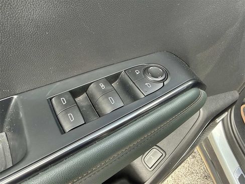 Used 2024 GMC Acadia AT4 w/ Luxury Package image 13