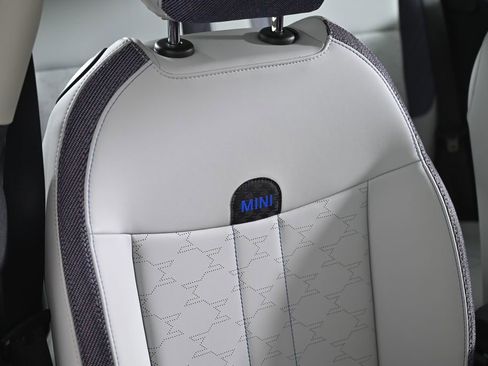 Used 2025 MINI Cooper S image 32