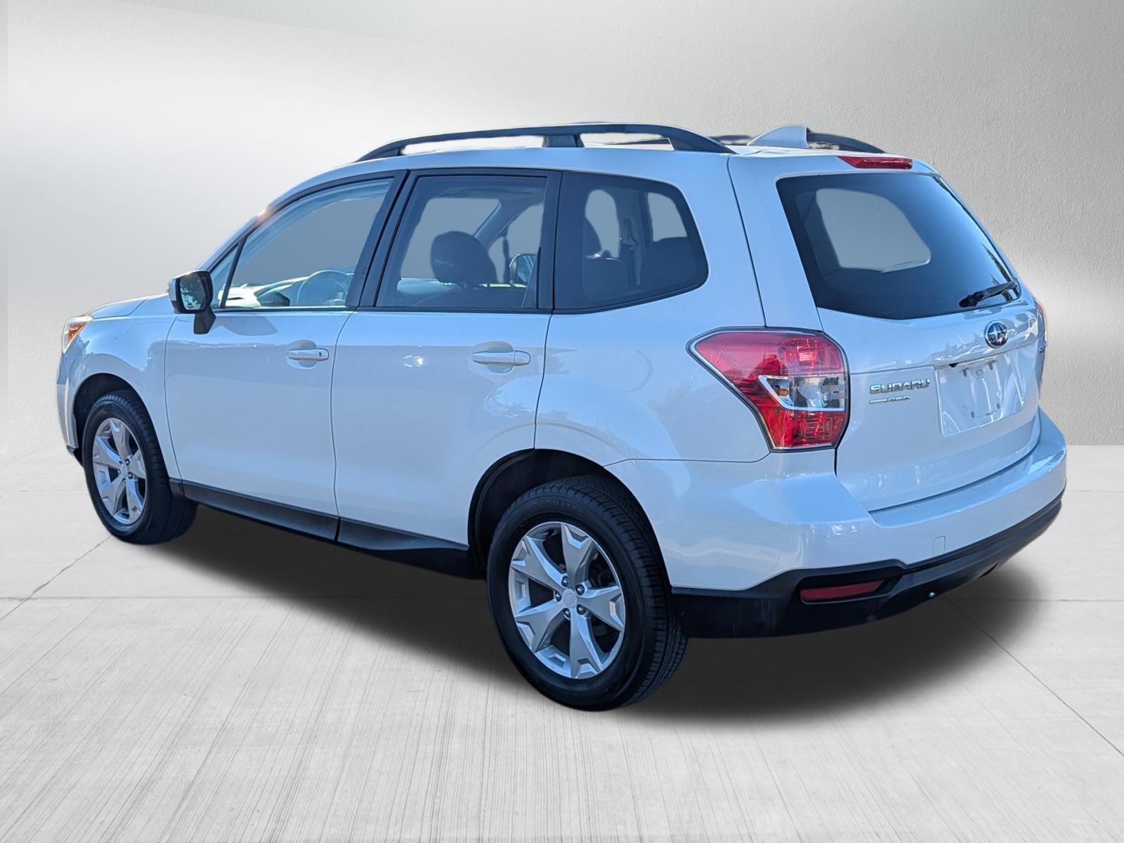 Used 2016 Subaru Forester 2.5i Premium AWD/4WD image 5