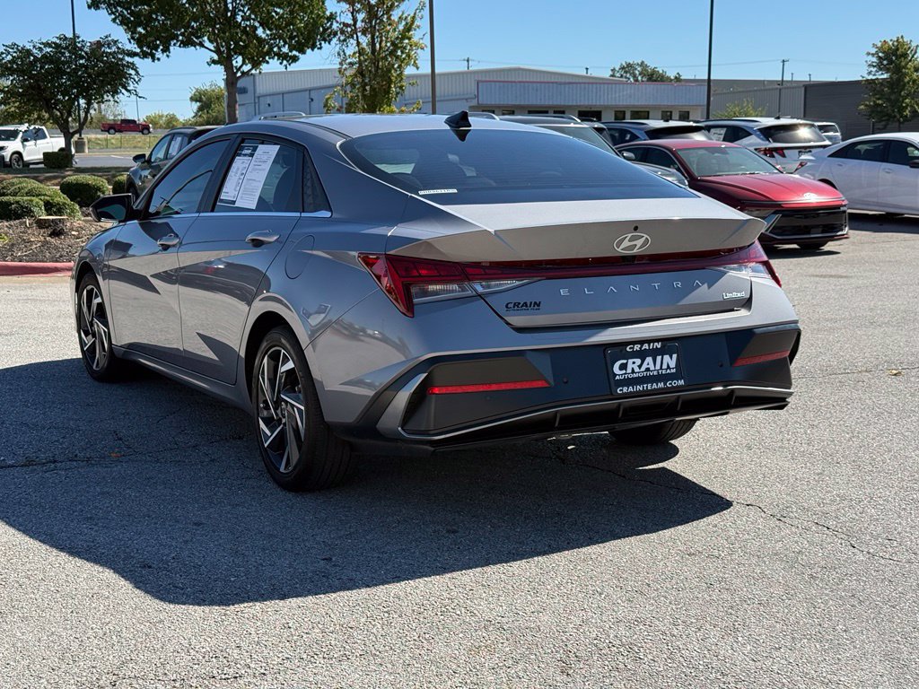 Used 2024 Hyundai Elantra Limited FWD image 5