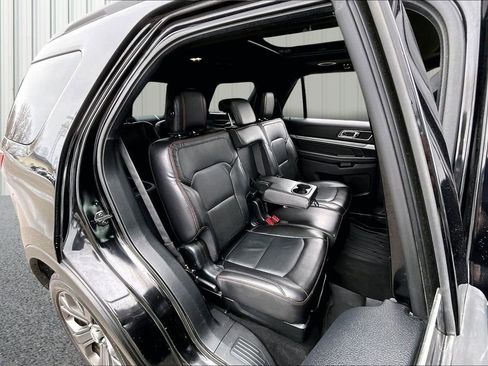 Used 2018 Ford Explorer Sport image 26