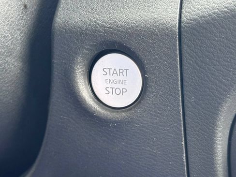 Used 2022 Nissan Frontier SV AWD/4WD image 7