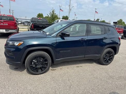 New 2026 Jeep Compass Latitude AWD/4WD image 3