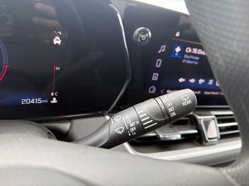 Used 2025 Chevrolet TrailBlazer LT FWD image 18
