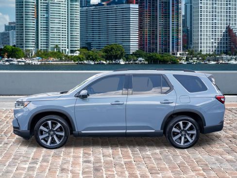 Certified 2024 Honda Pilot Touring image 8