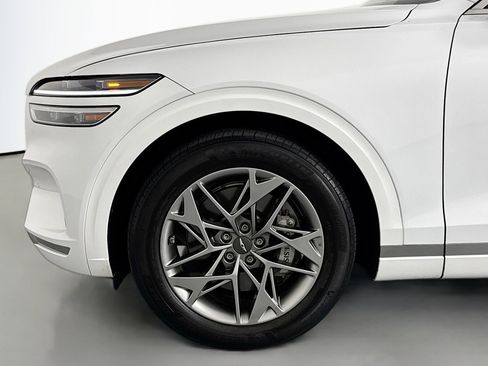 Used 2024 Genesis GV70 2.5T w/ Advanced Package AWD/4WD image 10