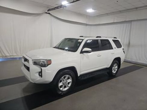 Used 2023 Toyota 4Runner SR5 Premium w/ Moonroof Package AWD/4WD image 1