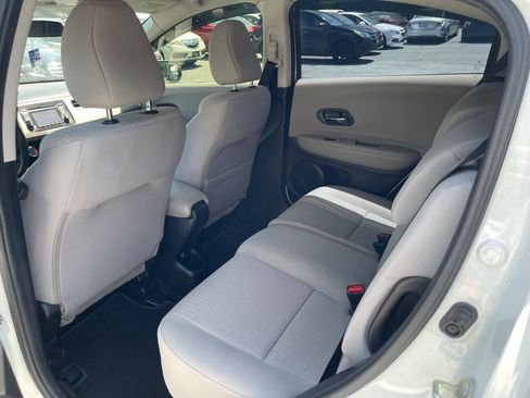 Used 2018 Honda HR-V LX image 15