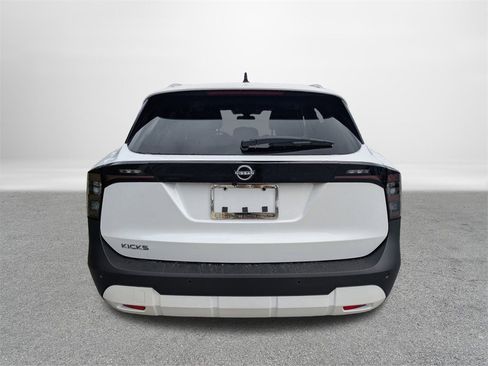 New 2026 Nissan Kicks SV image 4