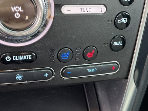 Used 2016 Ford Explorer Platinum image 29