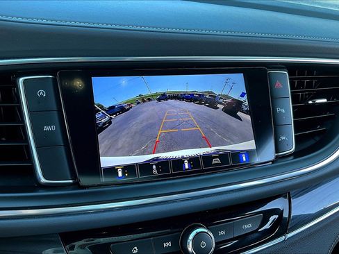 Used 2024 Buick Enclave Premium image 22