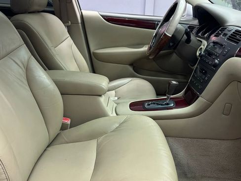 Used 2004 Lexus ES 330 image 24