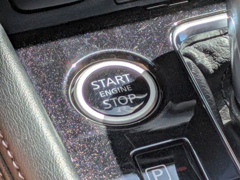 Certified 2021 Nissan Kicks SR FWD image 30
