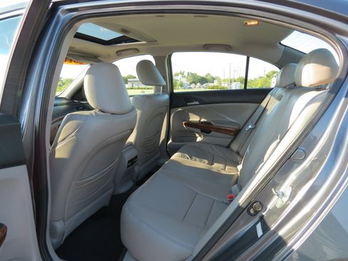 Used 2011 Honda Accord EX-L image 32