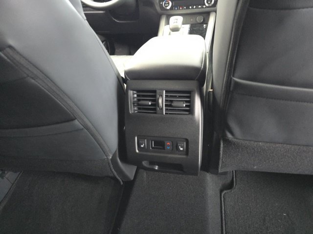Used 2024 Mitsubishi Outlander SEL AWD/4WD image 16