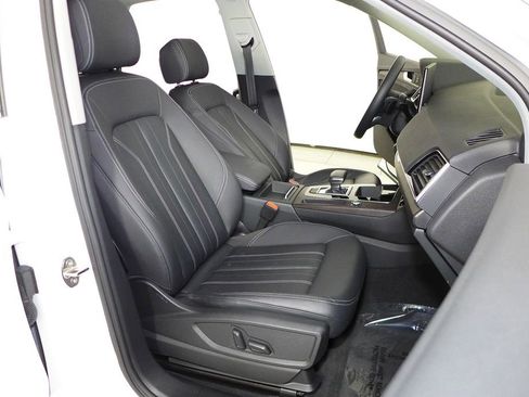 Used 2022 Audi Q5 2.0T Premium w/ Convenience Package image 19