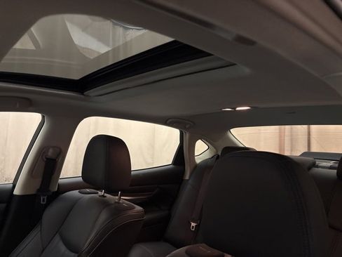 Used 2019 INFINITI Q70 L 3.7 w/ Sensory Package image 23