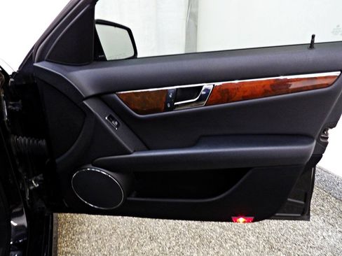 Used 2010 Mercedes-Benz C 300 Sedan image 12