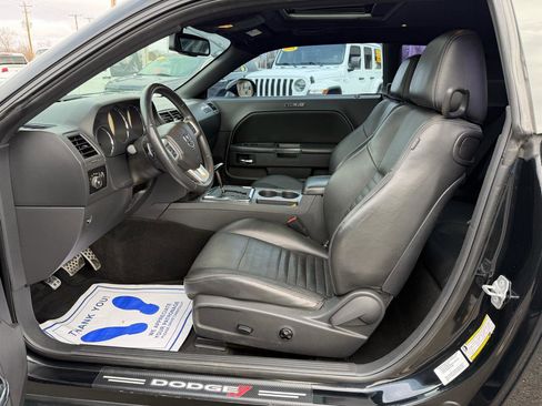 Used 2012 Dodge Challenger R/T image 9