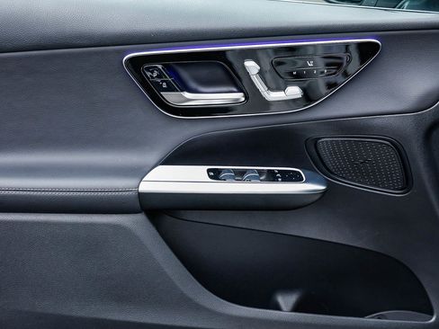 Certified 2025 Mercedes-Benz GLC 300 image 20